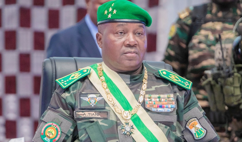 Le Président de la République, Chef de l'État, le Général d'Armée Abdourahamane Tiani